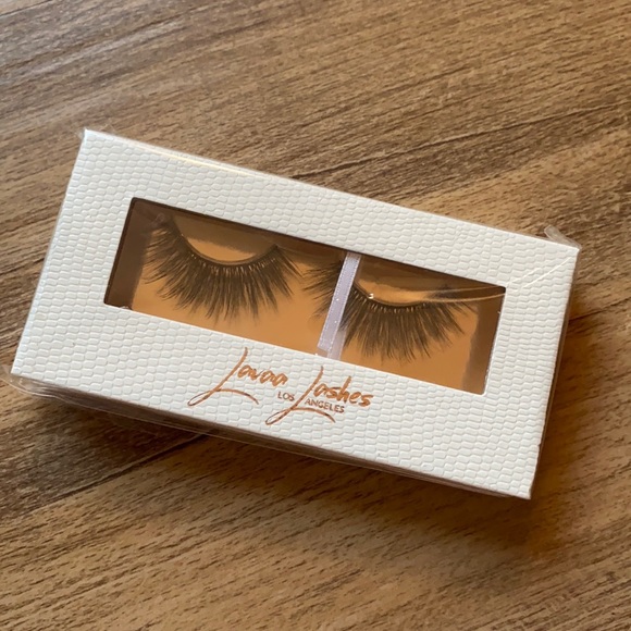 lavaa lashes Other - Lavaa Lashes false lashes NWT